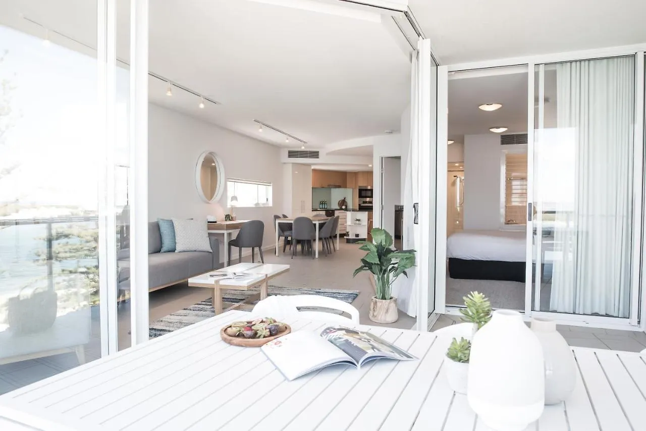 קלונדרה Rumba Beach Resort