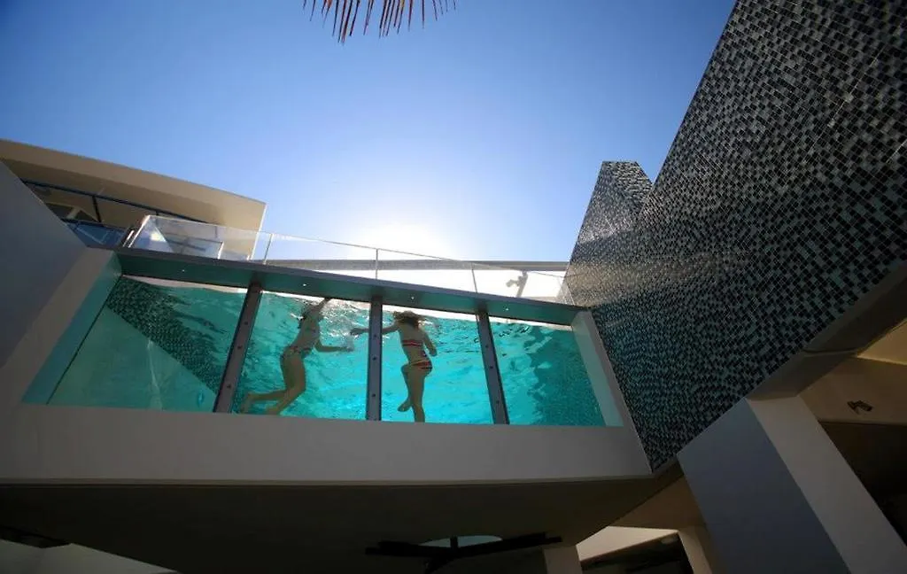 Rumba Beach Resort Caloundra 5*,
